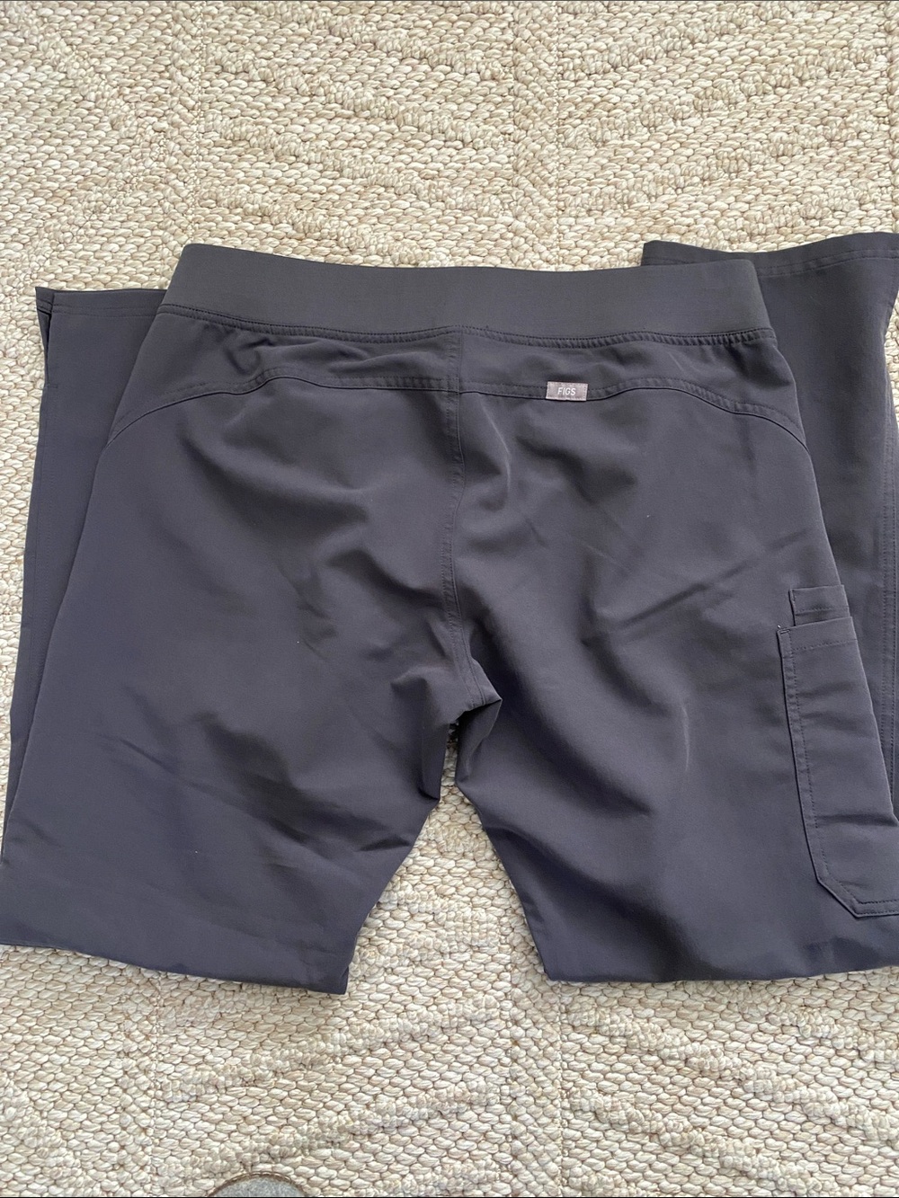 Figs Kade scrub pants with Red Drawstring size large - Picture 4 of 4
